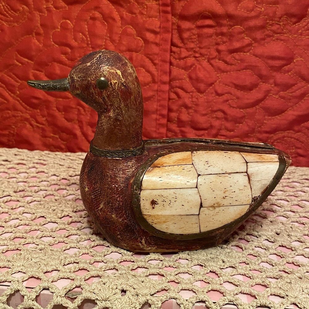 VTG Small Wooden Red Brown Duck Brass Beak and Accents Trim Wood Hand‎ Carved